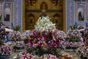 گل‌آرایی حرم رضوی در آستانه عید غدیر