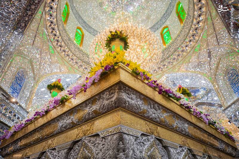 عکس / گلآرایی ضریح سیدالشهدا در شب عید غدیر 8