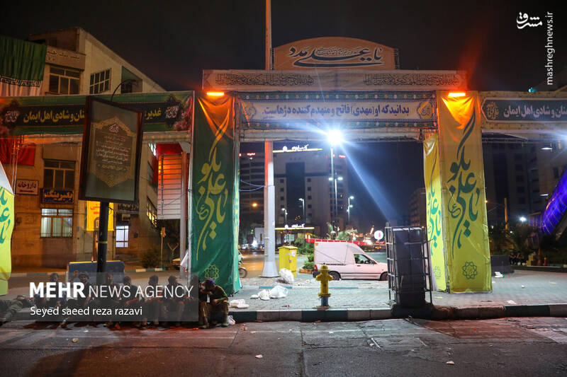 عکس/ آماده سازی غرفههای مهمونی کیلومتری غدیر