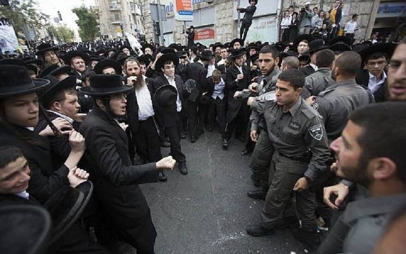 شمشیرهای کاغذی و هیبت از دست رفته یک ارتش هالیوودی/ یک سال گذشت، صهیونیستها از پس یک سازمان کوچک برنیامدند/ غزه و رویای بر باد رفته بنیامین نتانیاهو/ شکاف داخلی، بحران اقتصادی، فرسایش قوای نظامی، ماحصل نبرد در غزه/ ارمغان نتانیاهو برای صهیونیستها در طول یک سال نبرد در غزه