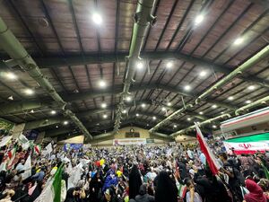 عکس/ استقبال پرشور هواداران قالیباف در سالن شهید شیرودی تهران