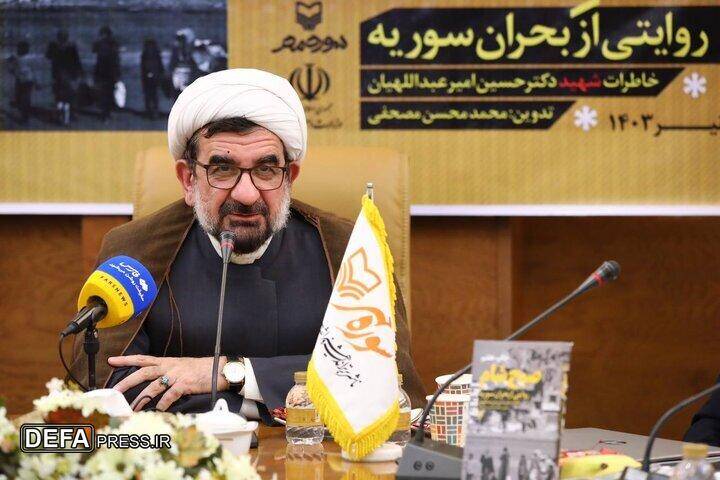 فخرزاده: نگاه بینالمللی در کتاب رعایت شده است