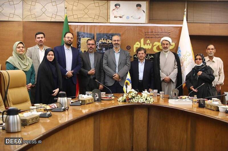 فخرزاده: نگاه بینالمللی در کتاب رعایت شده است