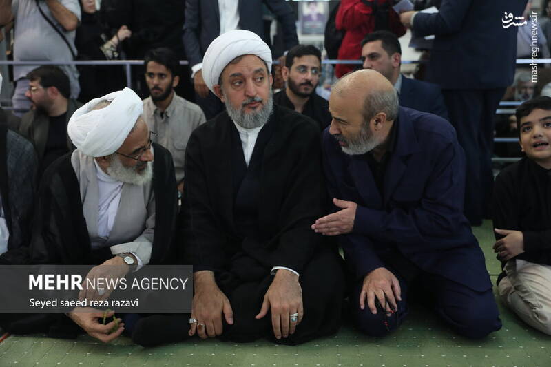 عکس / حضور چهره‌های سرشناس در مراسم چهلم شهدای خدمت در تهران 35