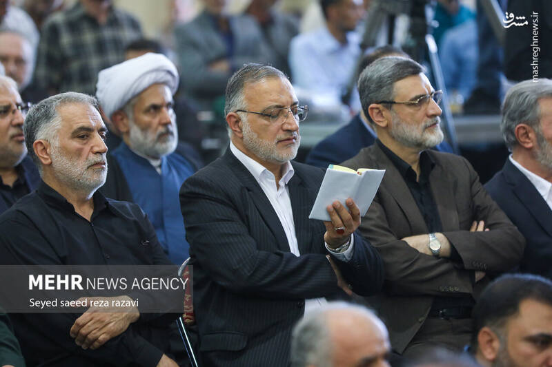 عکس / حضور چهره‌های سرشناس در مراسم چهلم شهدای خدمت در تهران 33