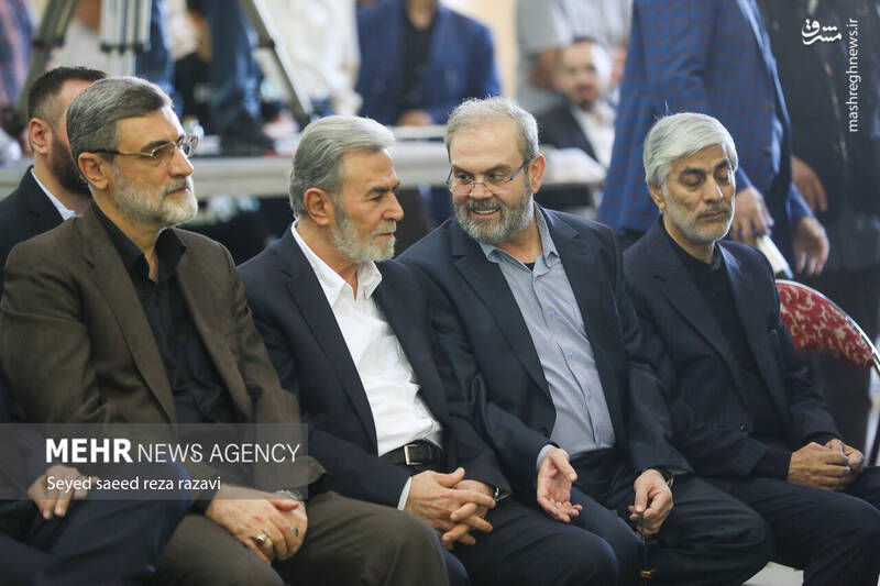 عکس / حضور چهره‌های سرشناس در مراسم چهلم شهدای خدمت در تهران 17