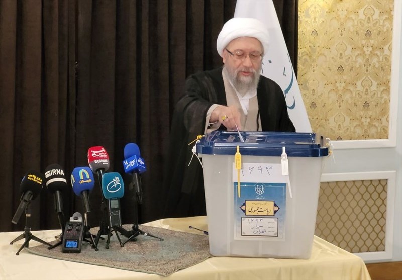 ایرانیها پای کار انقلاب و نظام/ آغاز شمارش آرا پس از ۱۶ ساعت رای گیری +عکس و فیلم