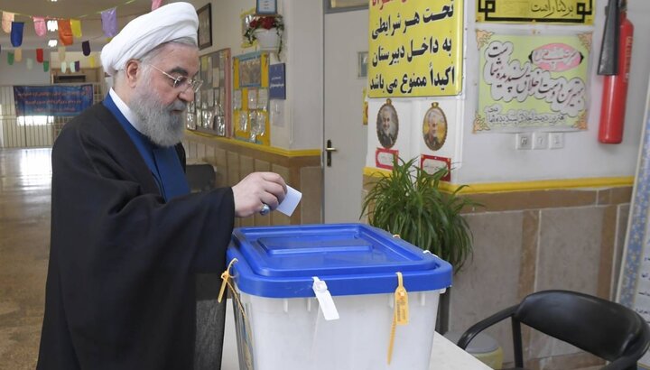 ایرانی‎ها پای کار انقلاب و نظام/ آغاز شمارش آرا پس از ۱۶ ساعت رای گیری +عکس و فیلم