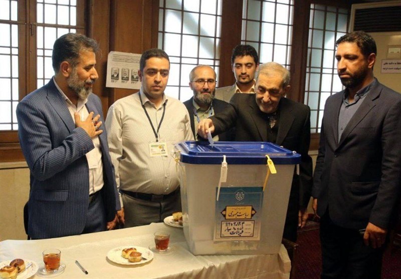 ایرانیها پای کار انقلاب و نظام/ آغاز شمارش آرا پس از ۱۶ ساعت رای گیری +عکس و فیلم