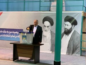 شرکت محسن هاشمی در انتخابات + عکس