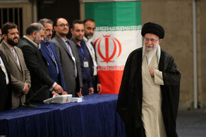 فیلم کامل حضور رهبر انقلاب در انتخابات ریاست جمهوری چهاردهم