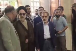 حضور رئیس جمهور سابق جبهه اصلاحات در حسینیه جماران