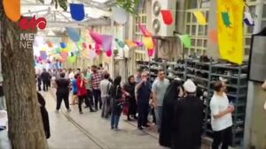 فیلم/ حضور پرشور مردم در حسینیه جماران
