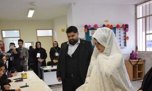 حضور عروس و داماد آستارایی در پای صندوق رأی + عکس