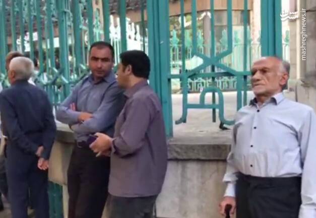 فیلم/ صف طولانی مردم پشت درهای حسینیه ارشاد