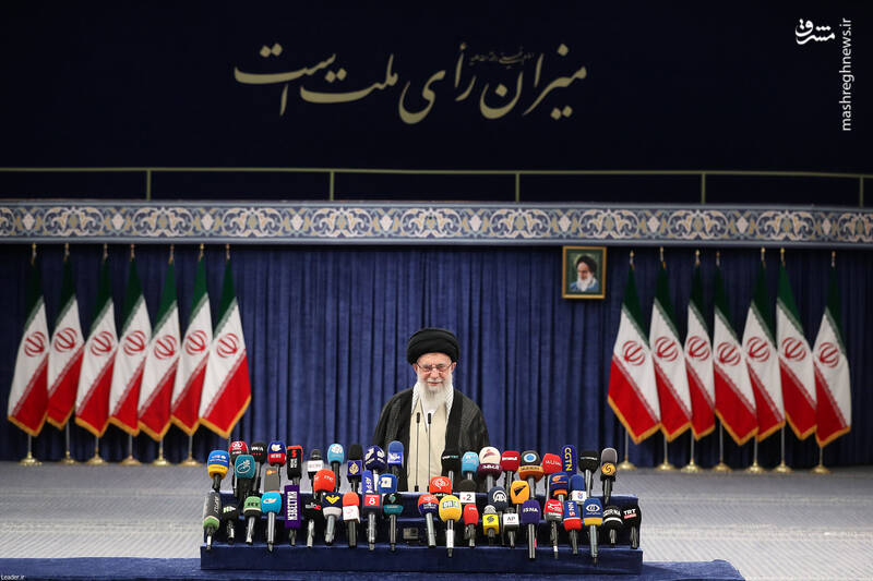 عکس / حضور رهبر انقلاب در انتخابات ریاست جمهوری چهاردهم 7