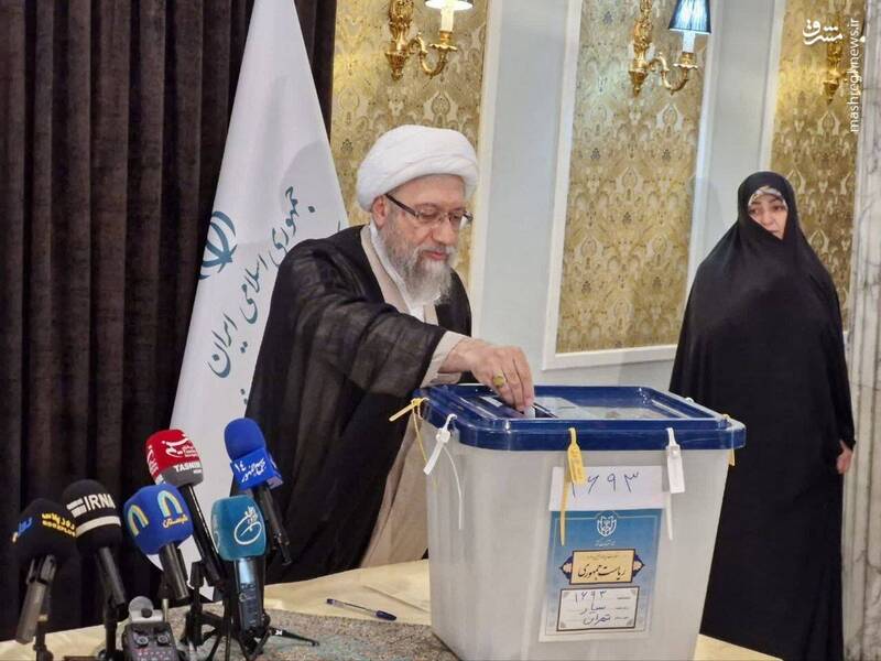 عکس / حضور آملی لاریجانی در پای صندوق رای 3