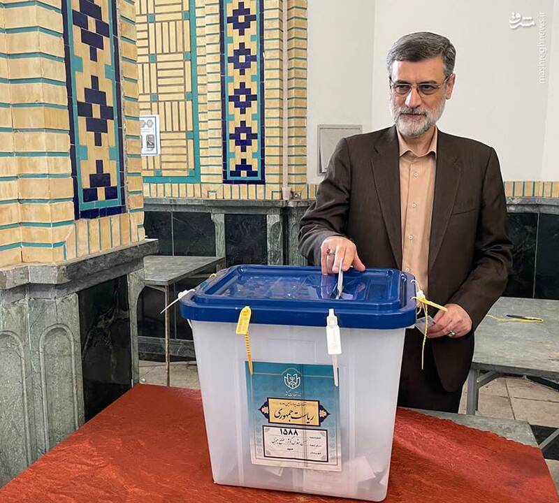 قاضی‌زاده‌هاشمی رأی خود را به صندوق انداخت + عکس 2