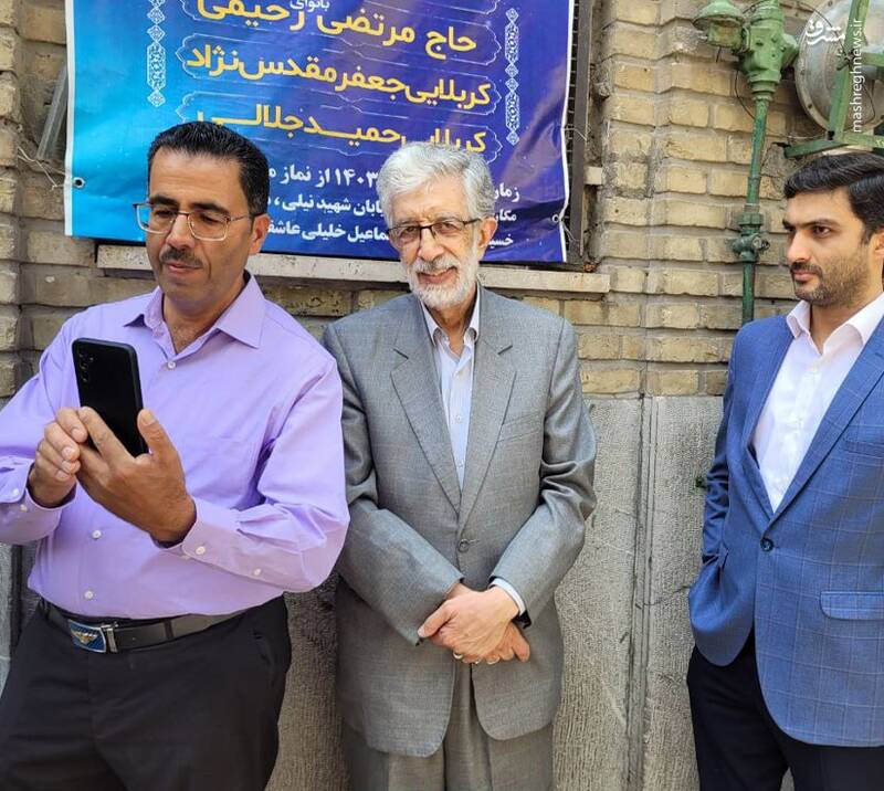 عکس / حضور مقامات و چهرهها در پای صندوقها رای 23