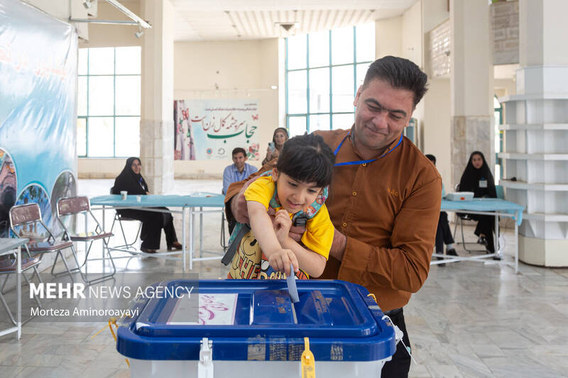 عکس / انتخابات چهاردهمین دوره ریاست جمهوری در نیشابور 7