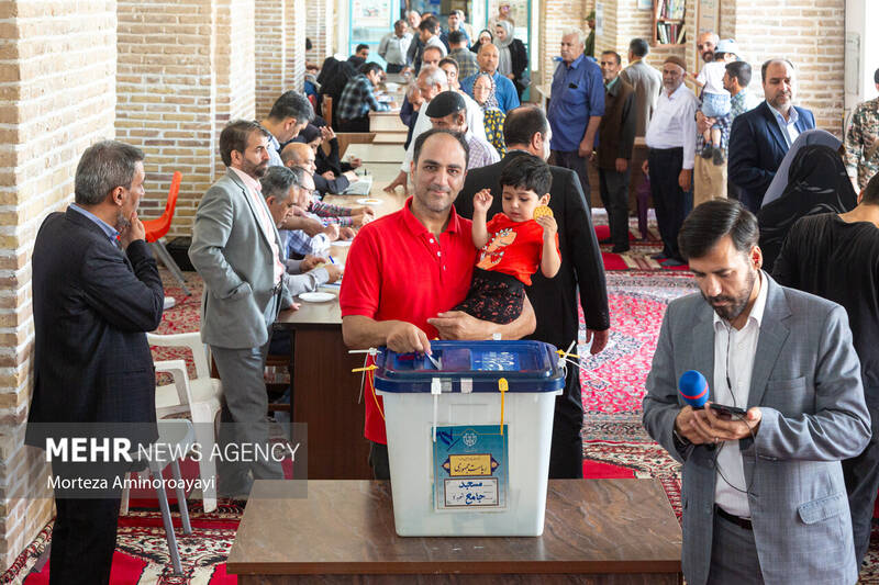 عکس / انتخابات چهاردهمین دوره ریاست جمهوری در نیشابور 17