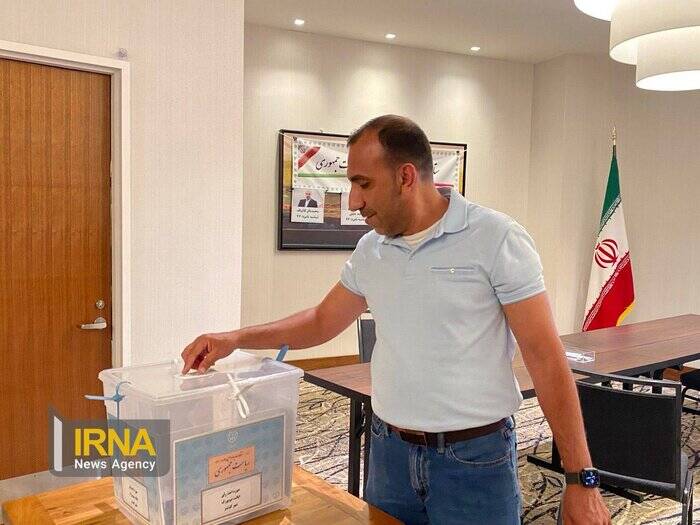 مشارکت ایرانیان مقیم آمریکا در چهاردهمین انتخابات ریاست جمهوری ایران + فیلم و عکس