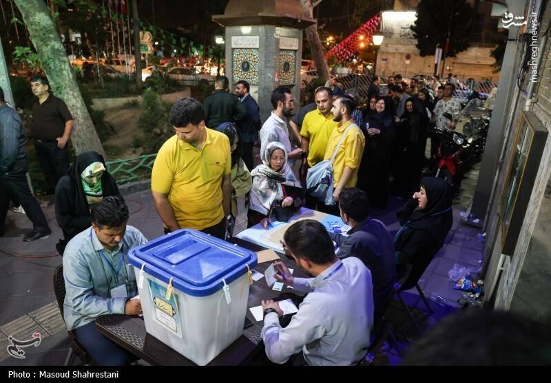 انتخابات چهاردهمین دوره ریاست جمهوری در تهران در مسجدالنبی میدان هفت حوض