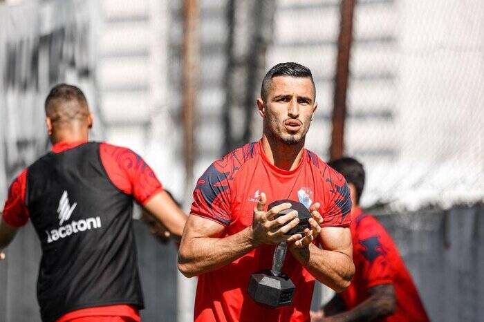 جواب رد تراکتور به درخواست ۴۰ میلیاردی علیپور/ چرا آقای گل جواب درویش را نمیدهد؟