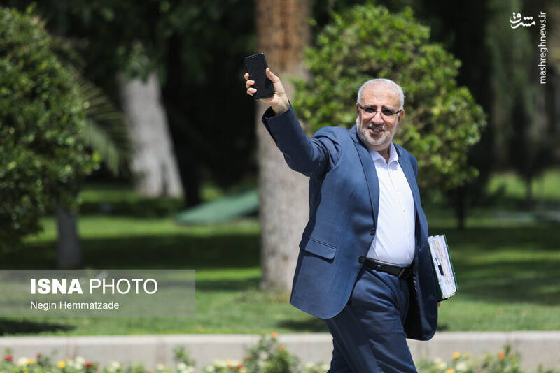 عکس/ حاشیه جلسه هیات دولت در ۱۳ تیر