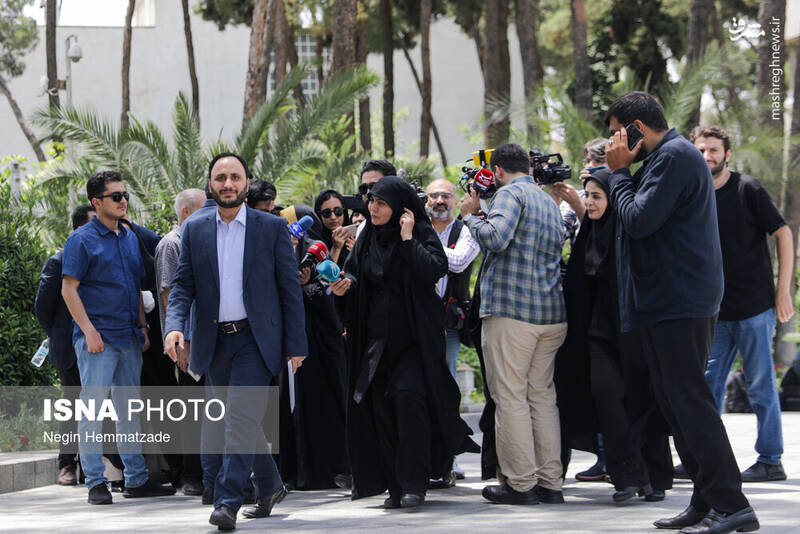 عکس/ حاشیه جلسه هیات دولت در ۱۳ تیر