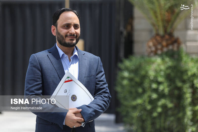 عکس/ حاشیه جلسه هیات دولت در ۱۳ تیر