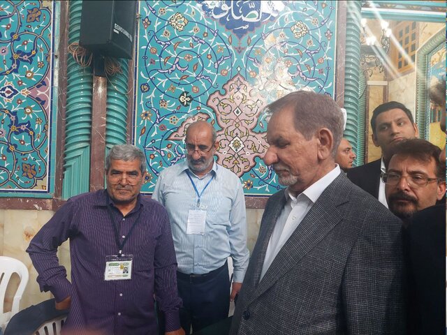 رقابت جلیلی و پزشکیان در دور دوم انتخابات ریاست جمهوری ۱۴۰۳ / زمان اخذ رای تا ساعت ۲۰:۰۰ تمدید شد +عکس و فیلم