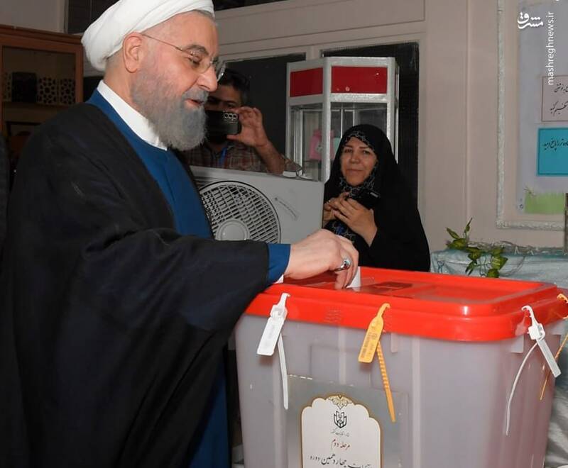 رقابت جلیلی و پزشکیان در دور دوم انتخابات ریاست جمهوری ۱۴۰۳ / زمان اخذ رای تا ساعت ۲۰:۰۰ تمدید شد +عکس و فیلم