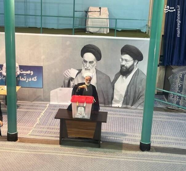 عکس / حضور چهرهها در پای صندوق رای 78
