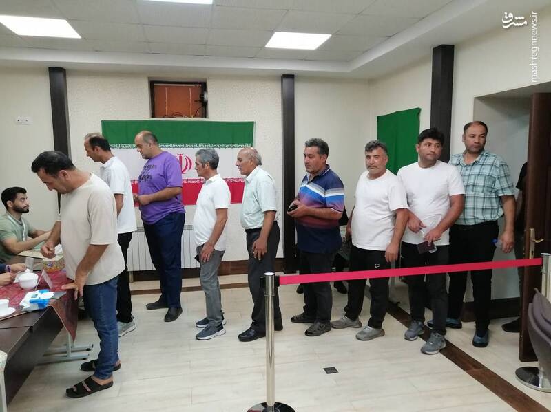 عکس / حضور ایرانیان مقیم جمهوری آذربایجان در انتخابات