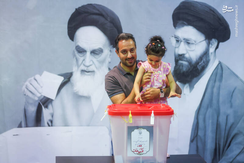 مرحله دوم انتخابات چهاردهمین دوره ریاست جمهوری- حسینیه جماران مرحله دوم انتخابات چهاردهمین دوره ریاست جمهوری- حسینیه جماران