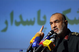 آمریکا را مستهلک کردهایم و امروز دچار پوکی استخوان شده است / ایران قوی انزوا را پشت سر گذاشته است