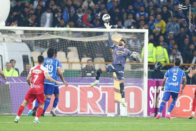 نه پرسپولیس طبق برنامه پیش میرود نه استقلال