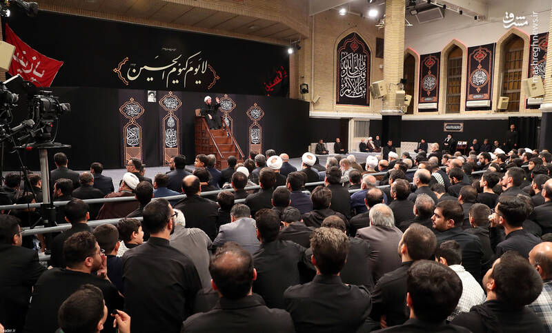 مراسم عزاداری شب تاسوعای حسینی با حضور رهبر انقلاب +عکس و فیلم