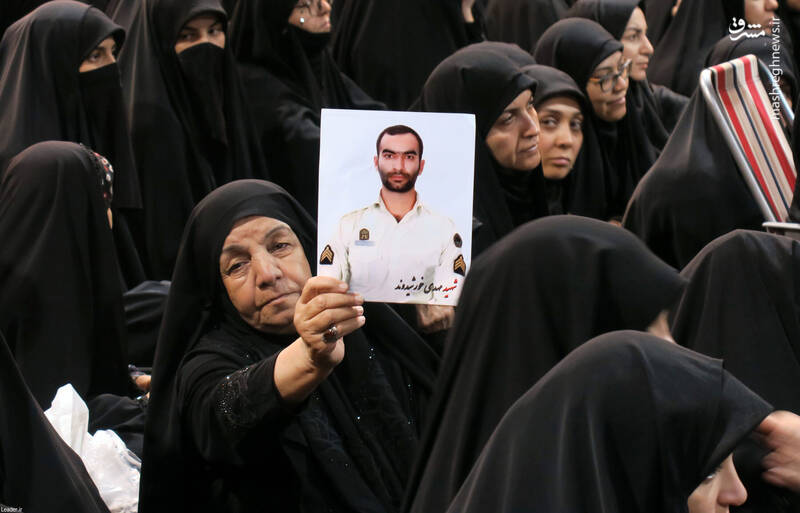 مراسم عزاداری شب تاسوعای حسینی با حضور رهبر انقلاب +عکس و فیلم