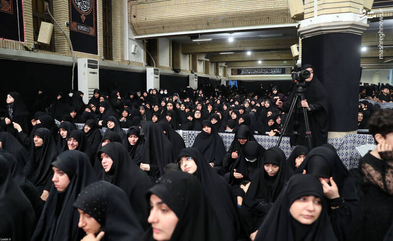 مراسم عزاداری شب تاسوعای حسینی با حضور رهبر انقلاب +عکس و فیلم