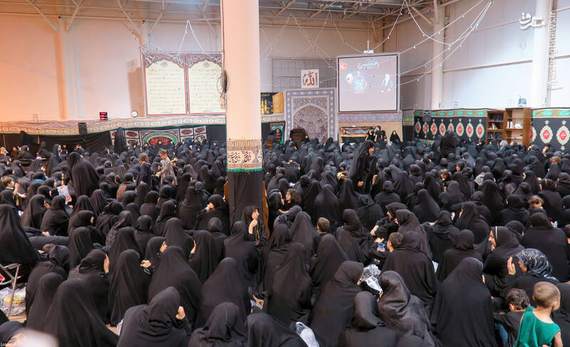 مراسم عزاداری شب تاسوعای حسینی با حضور رهبر انقلاب +عکس و فیلم