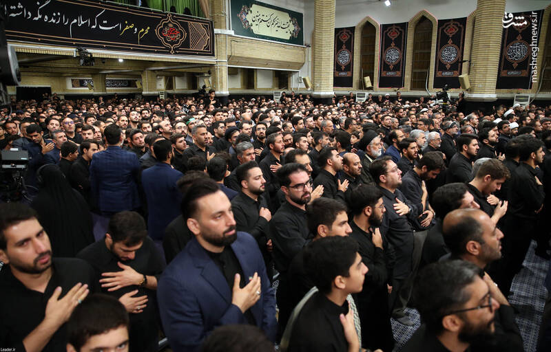 مراسم عزاداری شب تاسوعای حسینی با حضور رهبر انقلاب +عکس و فیلم