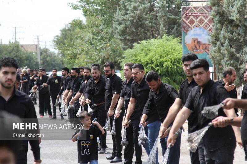 عزاداری روز عاشورا سیرجان دهکده گیلم دارستان