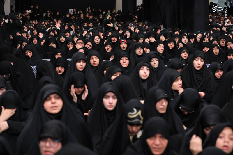 مراسم عزاداری شام غریبان حسینی با حضور رهبر انقلاب +عکس و فیلم