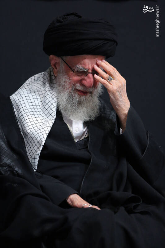 مراسم عزاداری شام غریبان حسینی با حضور رهبر انقلاب +عکس و فیلم