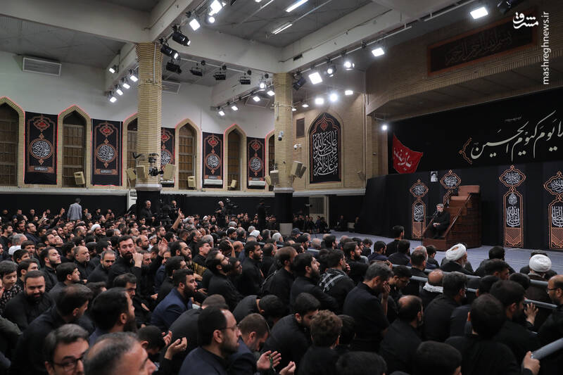 مراسم عزاداری شام غریبان حسینی با حضور رهبر انقلاب +عکس و فیلم