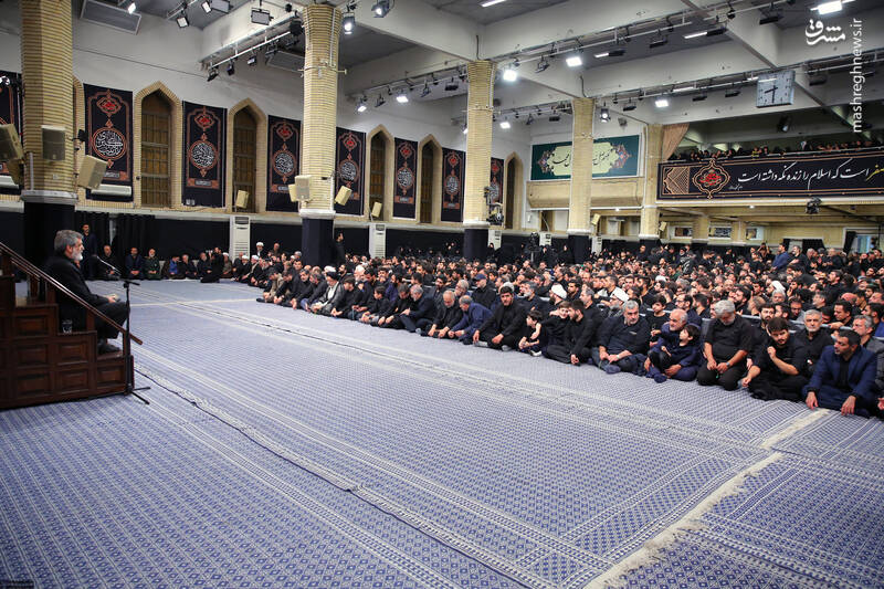 مراسم عزاداری شام غریبان حسینی با حضور رهبر انقلاب +عکس و فیلم