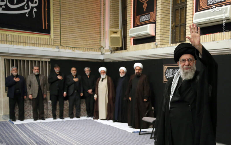 مراسم عزاداری شام غریبان حسینی با حضور رهبر انقلاب +عکس و فیلم