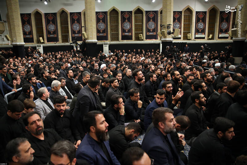 مراسم عزاداری شام غریبان حسینی با حضور رهبر انقلاب +عکس و فیلم